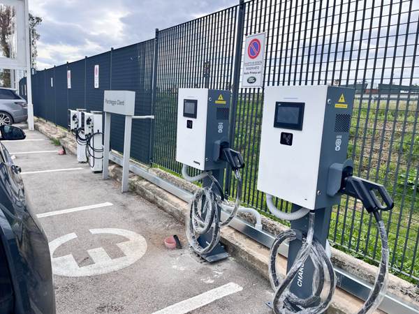 Hongjiali(HG Power) collaboration on electric vehicle chargers project Hongjiali(HG Power) collaboration on electric vehicle chargers project